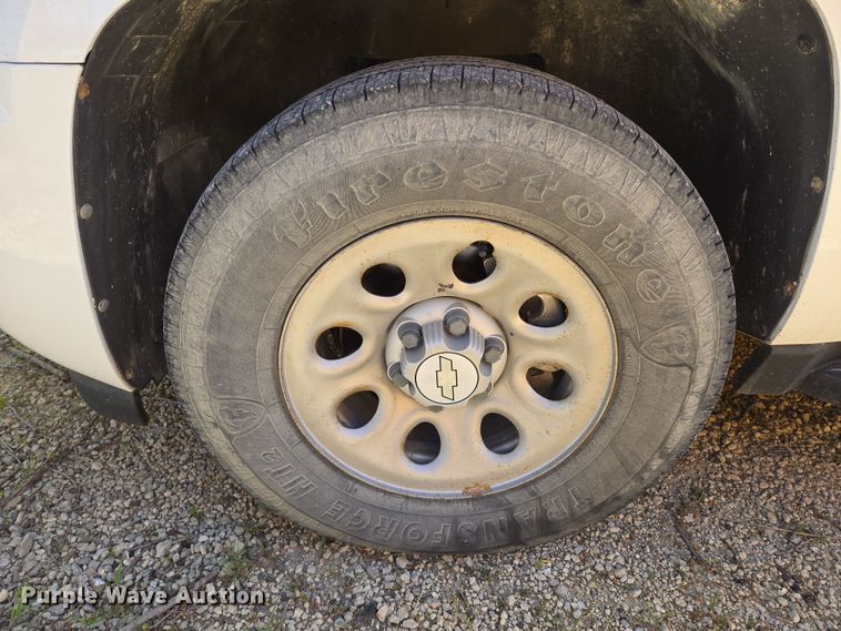 image for item EN8910 2008 Chevrolet  Suburban  SUV