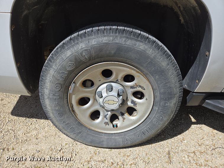 image for item EN8910 2008 Chevrolet  Suburban  SUV