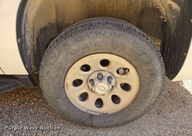 image for item EN8910 2008 Chevrolet  Suburban  SUV