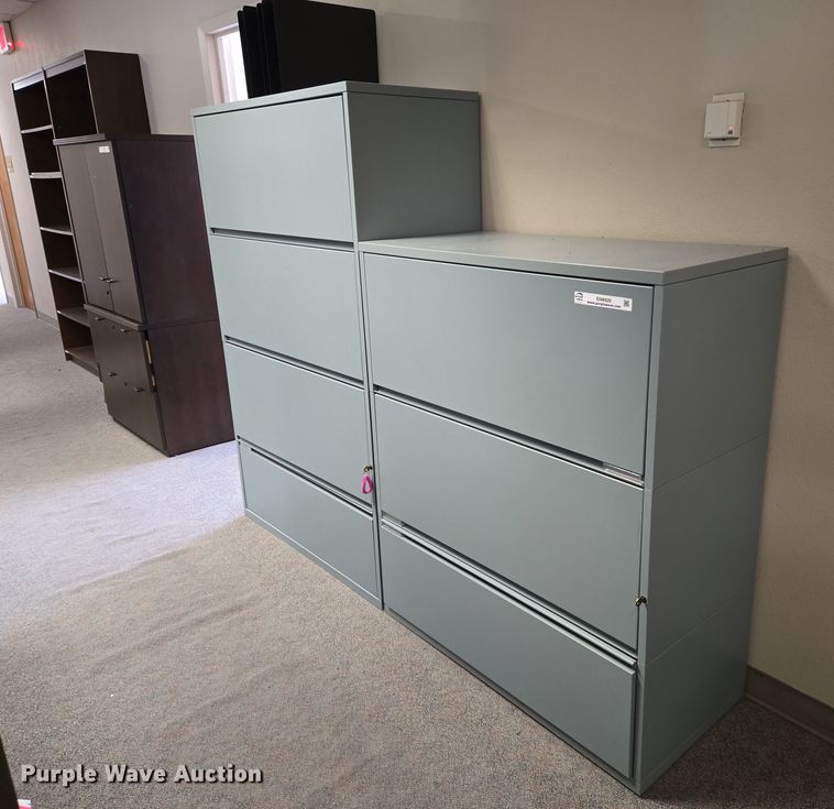 image for item EN8920 (2) filing cabinets