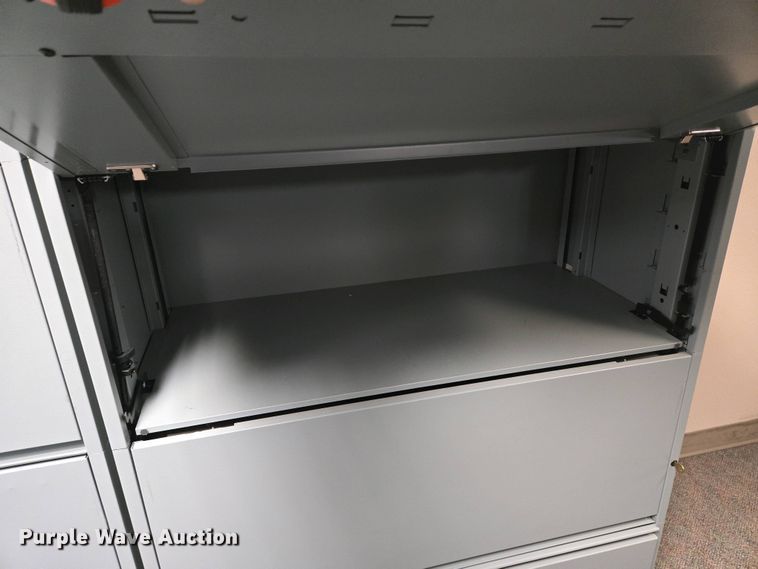 image for item EN8920 (2) filing cabinets