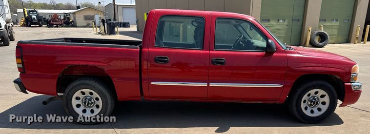 image for item EQ1289 2006 GMC Sierra 1500 Crew Cab pickup truck