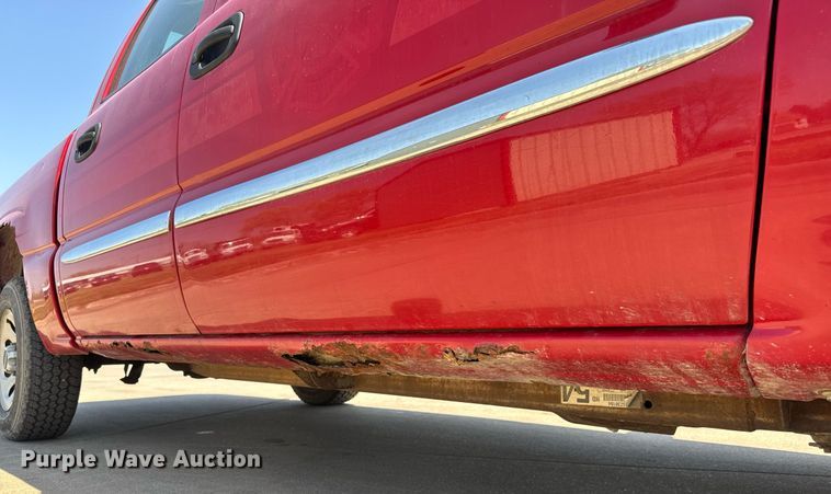 image for item EQ1289 2006 GMC Sierra 1500 Crew Cab pickup truck