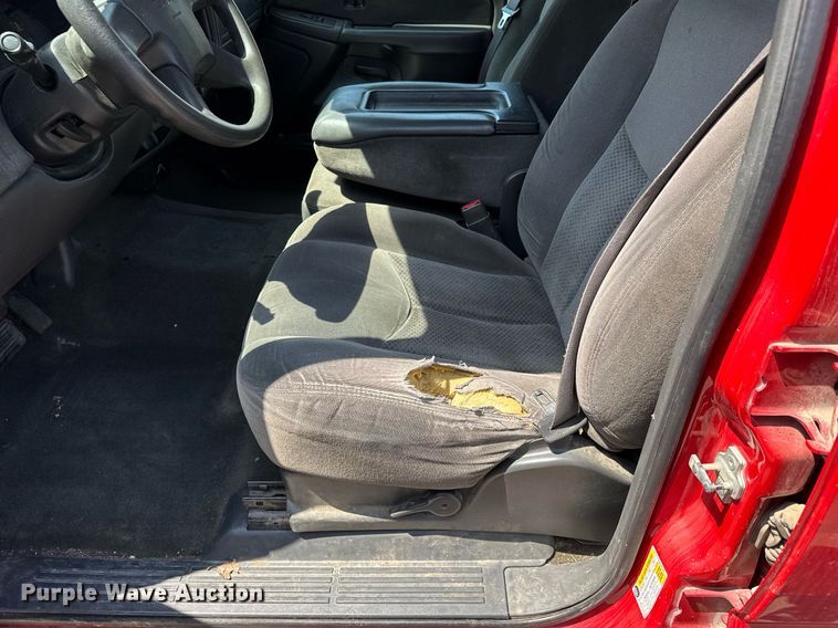 image for item EQ1289 2006 GMC Sierra 1500 Crew Cab pickup truck