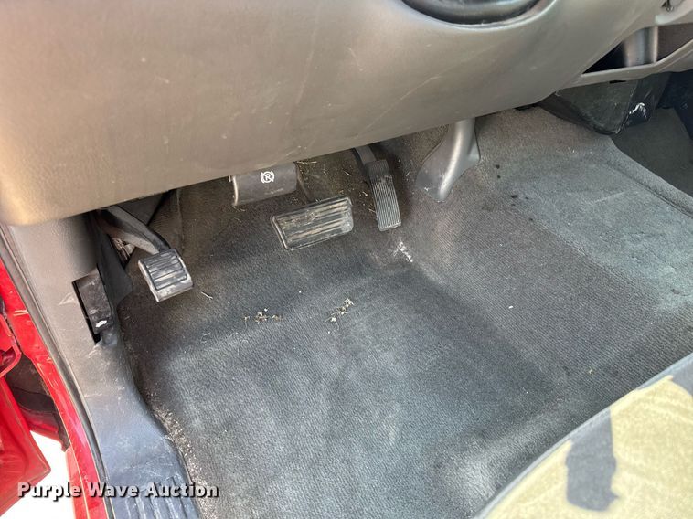 image for item EQ1289 2006 GMC Sierra 1500 Crew Cab pickup truck