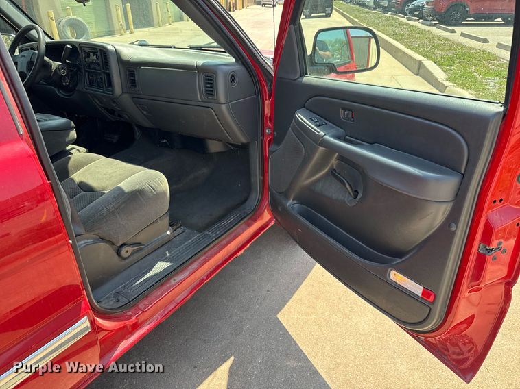 image for item EQ1289 2006 GMC Sierra 1500 Crew Cab pickup truck