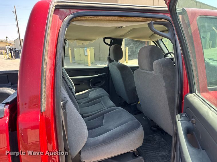 image for item EQ1289 2006 GMC Sierra 1500 Crew Cab pickup truck