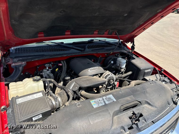 image for item EQ1289 2006 GMC Sierra 1500 Crew Cab pickup truck