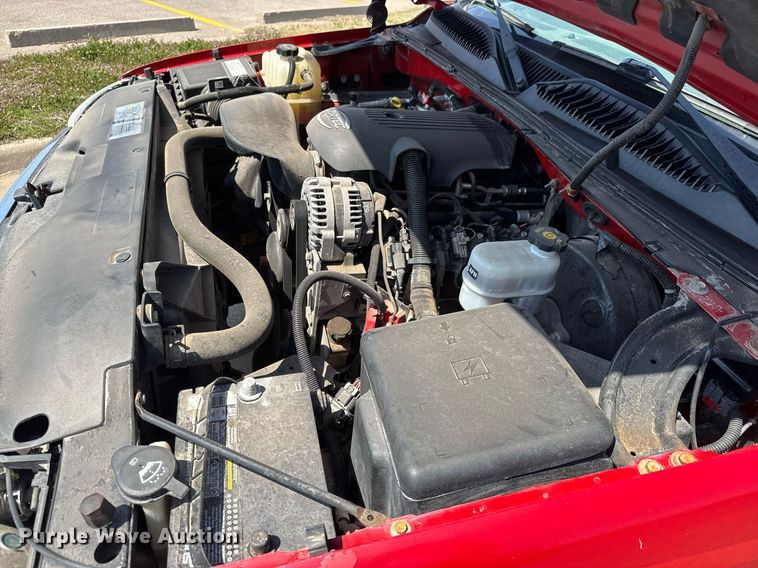 image for item EQ1289 2006 GMC Sierra 1500 Crew Cab pickup truck