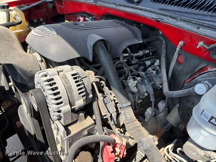 image for item EQ1289 2006 GMC Sierra 1500 Crew Cab pickup truck