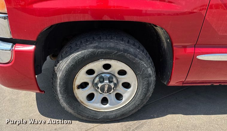 image for item EQ1289 2006 GMC Sierra 1500 Crew Cab pickup truck