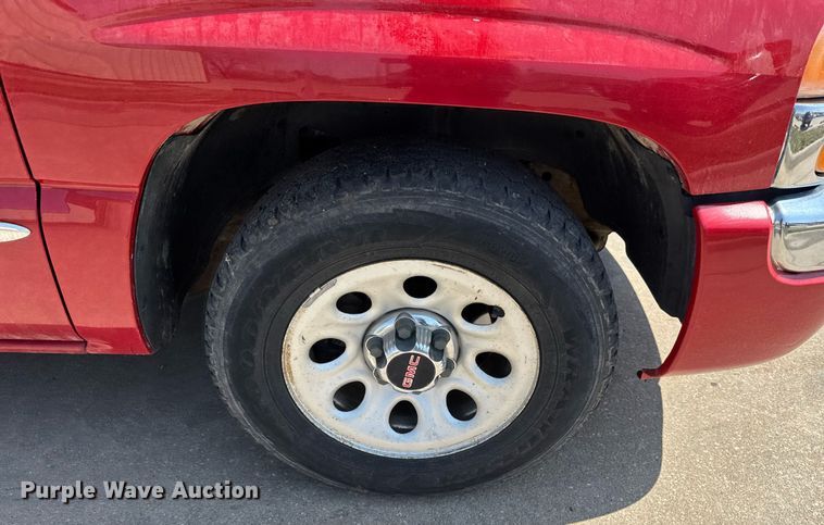 image for item EQ1289 2006 GMC Sierra 1500 Crew Cab pickup truck