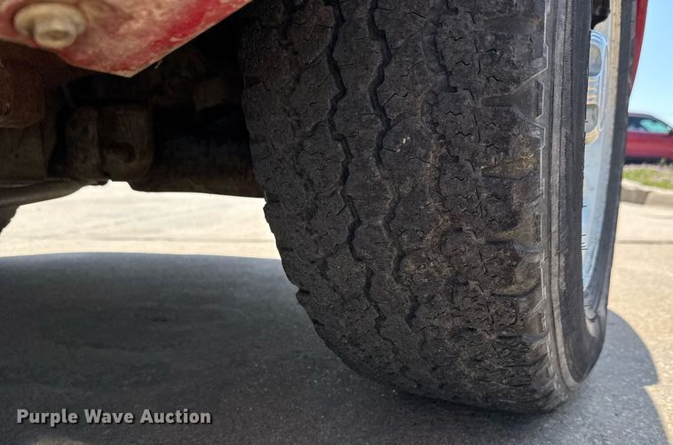 image for item EQ1289 2006 GMC Sierra 1500 Crew Cab pickup truck