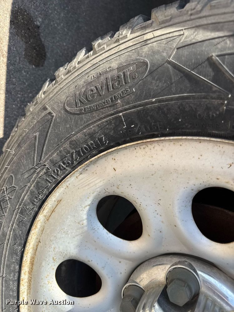 image for item EQ1289 2006 GMC Sierra 1500 Crew Cab pickup truck