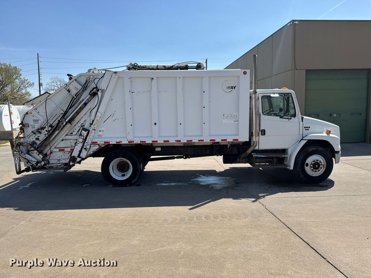 image for item EQ1290 2002 Freightliner Business Class M2 refuse truck
