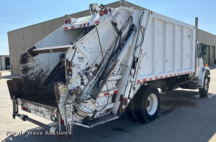 image for item EQ1290 2002 Freightliner Business Class M2 refuse truck