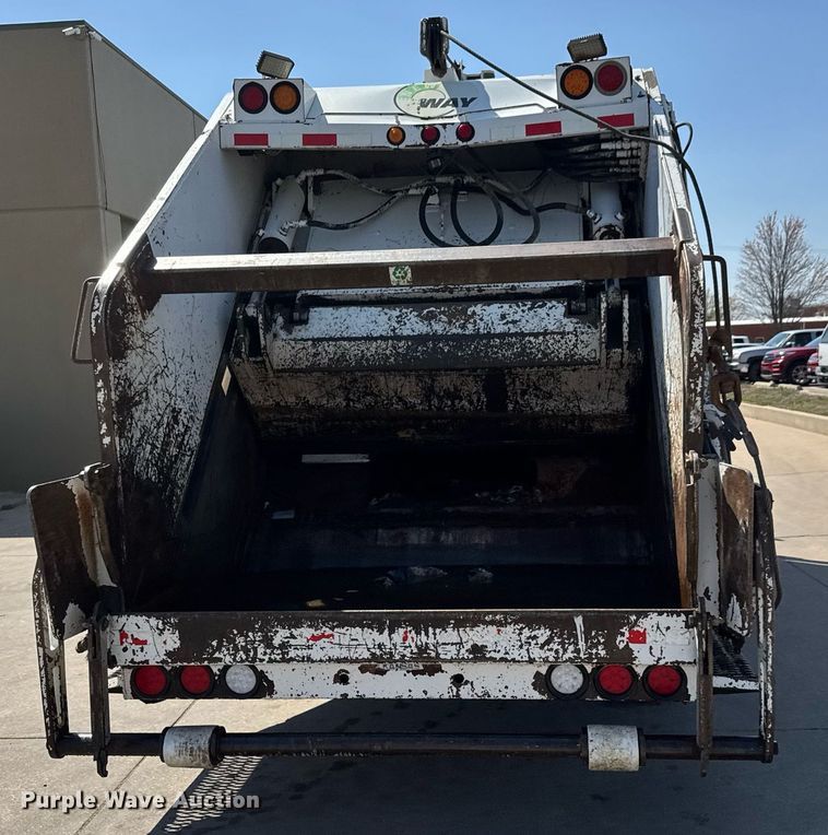 image for item EQ1290 2002 Freightliner Business Class M2 refuse truck