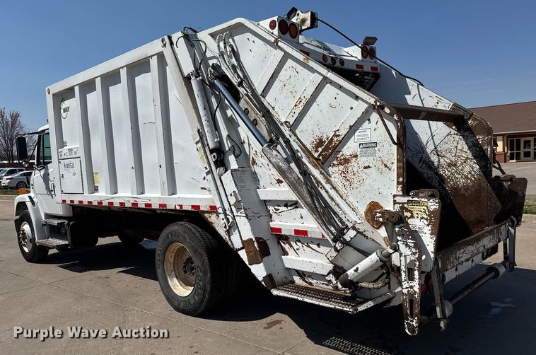 image for item EQ1290 2002 Freightliner Business Class M2 refuse truck