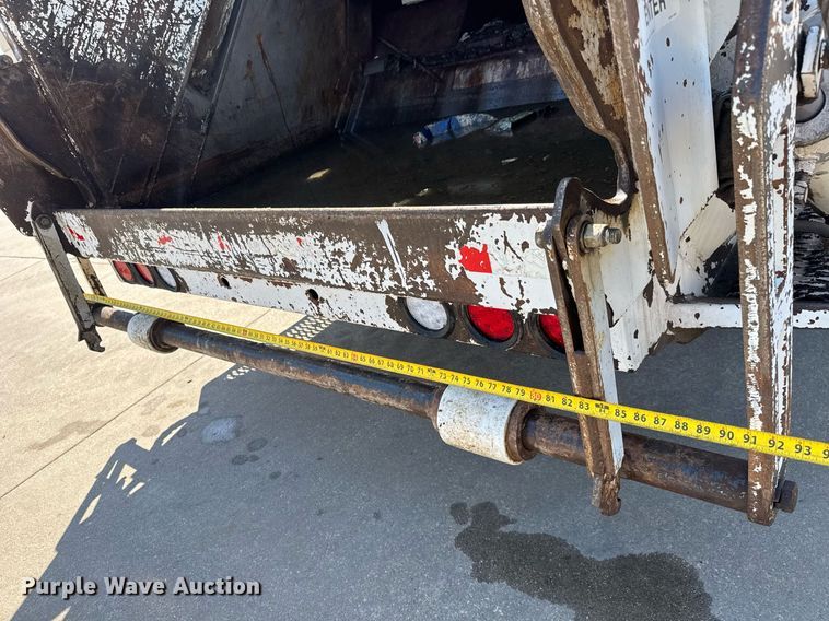 image for item EQ1290 2002 Freightliner Business Class M2 refuse truck