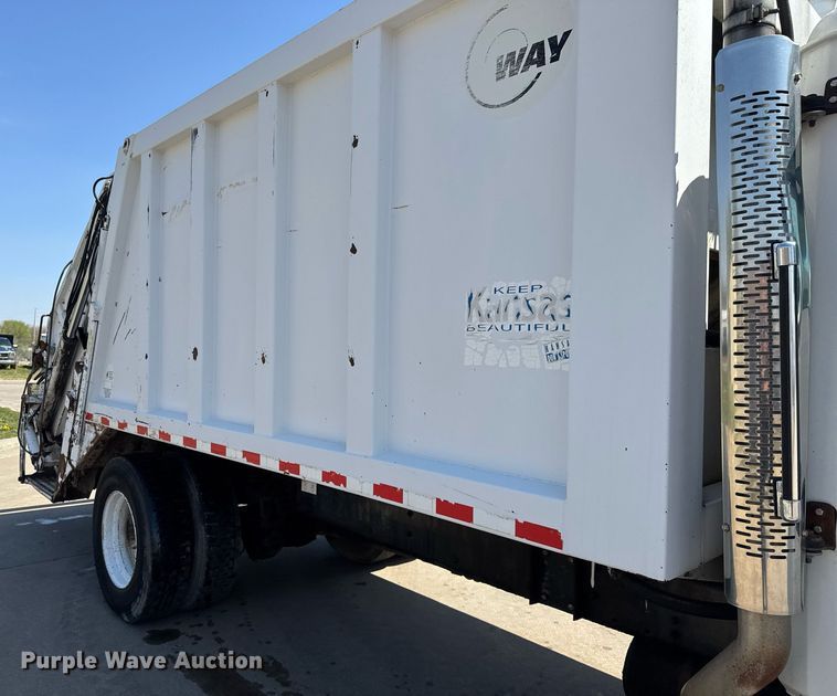 image for item EQ1290 2002 Freightliner Business Class M2 refuse truck