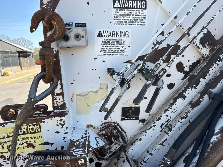 image for item EQ1290 2002 Freightliner Business Class M2 refuse truck