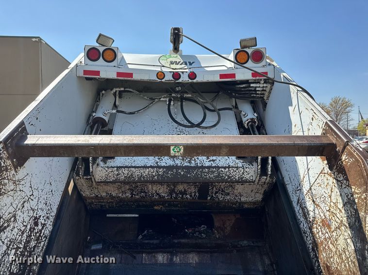 image for item EQ1290 2002 Freightliner Business Class M2 refuse truck