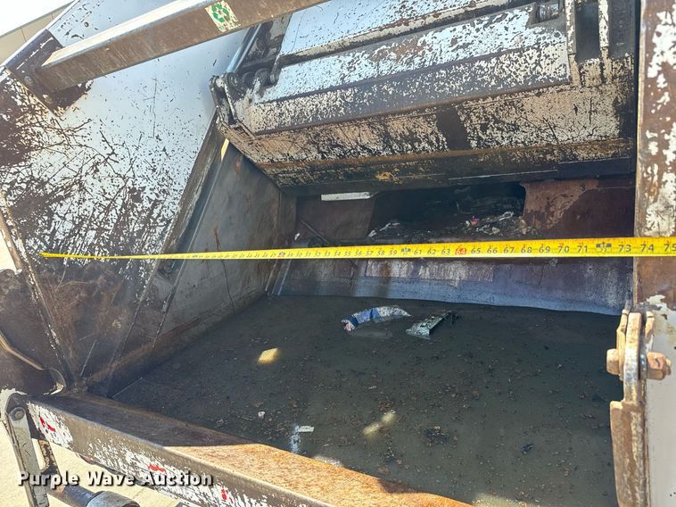 image for item EQ1290 2002 Freightliner Business Class M2 refuse truck