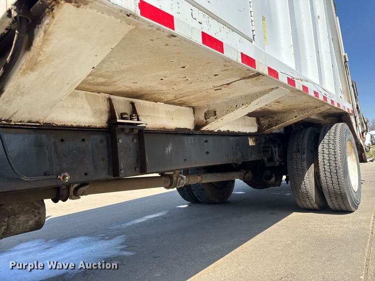 image for item EQ1290 2002 Freightliner Business Class M2 refuse truck