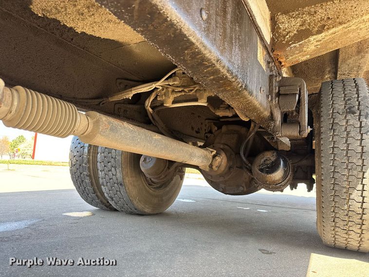 image for item EQ1290 2002 Freightliner Business Class M2 refuse truck