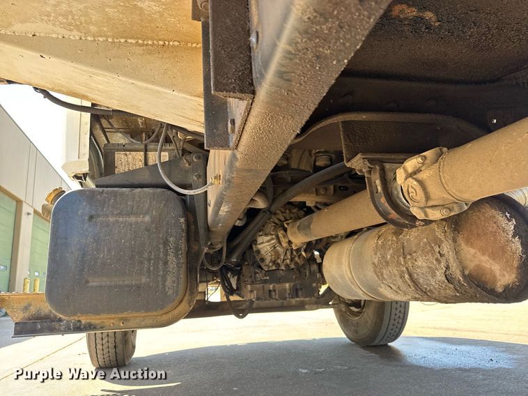 image for item EQ1290 2002 Freightliner Business Class M2 refuse truck