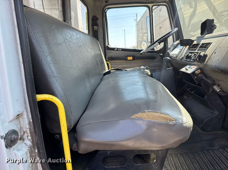 image for item EQ1290 2002 Freightliner Business Class M2 refuse truck