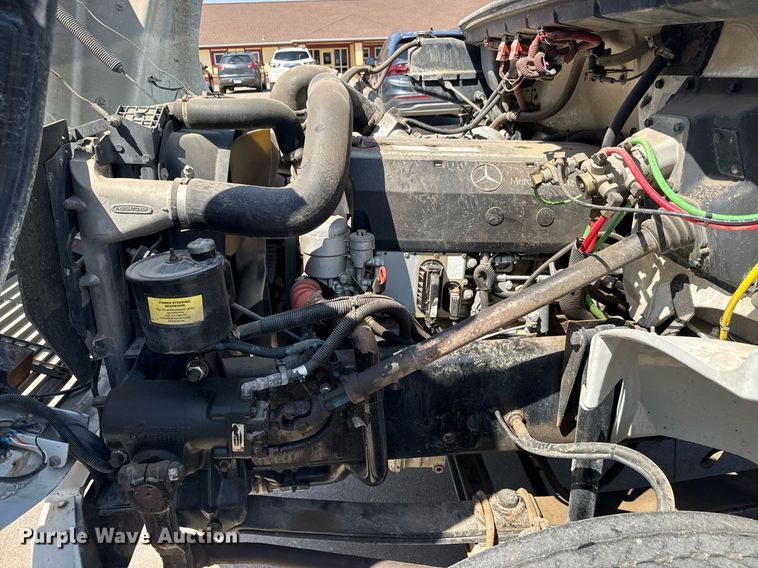 image for item EQ1290 2002 Freightliner Business Class M2 refuse truck