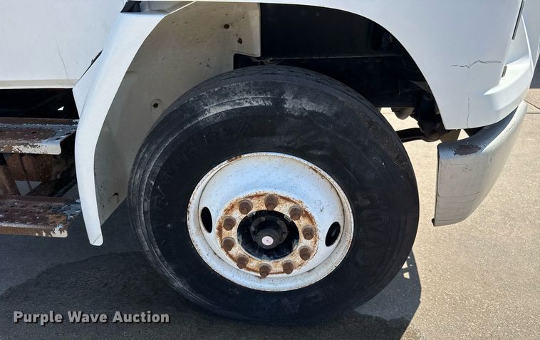 image for item EQ1290 2002 Freightliner Business Class M2 refuse truck