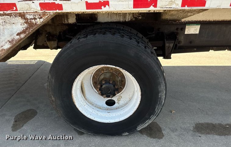 image for item EQ1290 2002 Freightliner Business Class M2 refuse truck