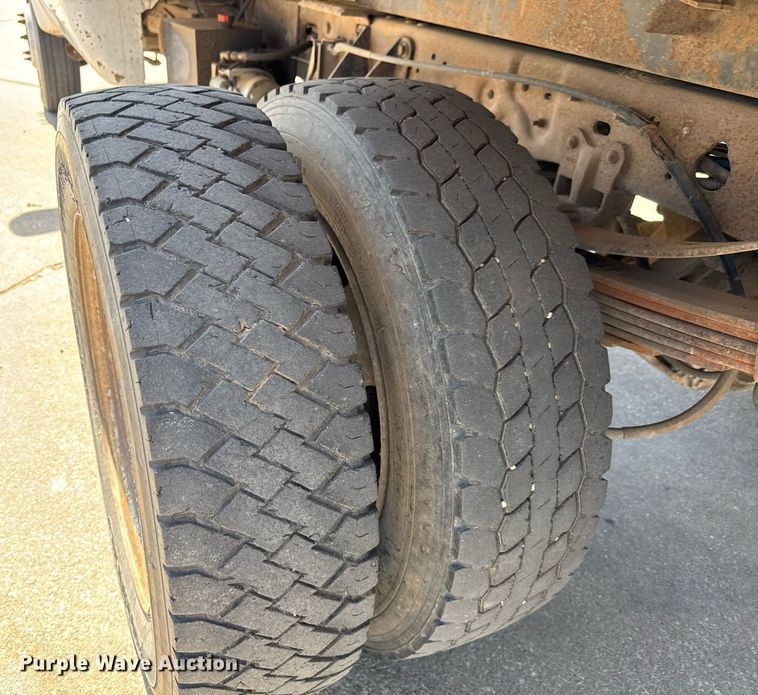 image for item EQ1291 1999 Ford F450 Super Duty  dump truck