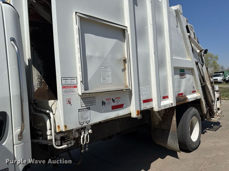 image for item EQ1295 2006 Freightliner Business Class M2 refuse truck