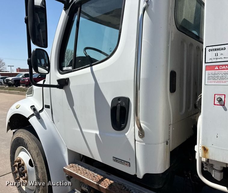 image for item EQ1295 2006 Freightliner Business Class M2 refuse truck