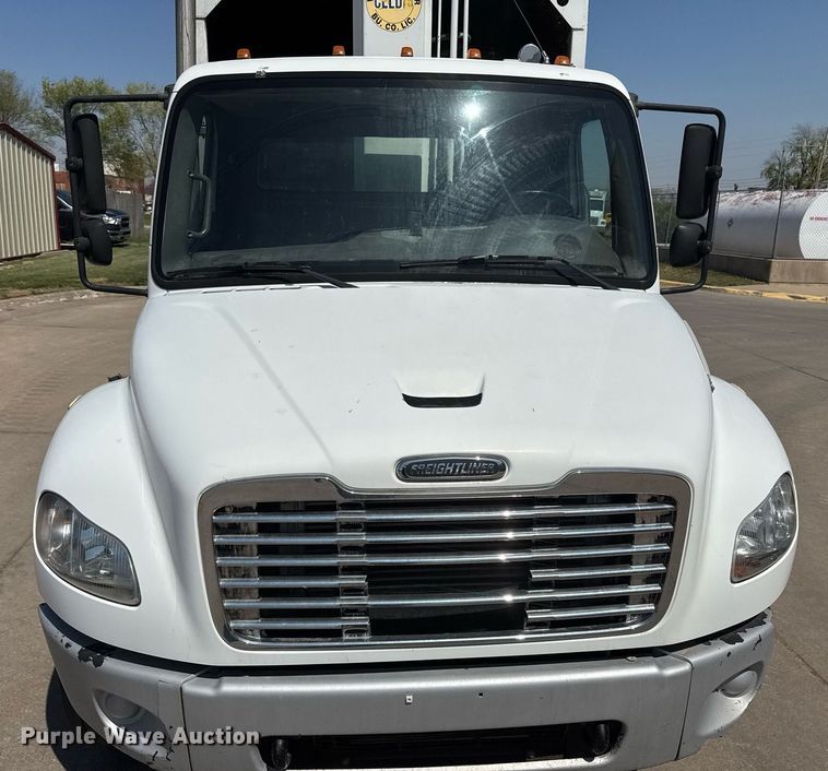 image for item EQ1295 2006 Freightliner Business Class M2 refuse truck