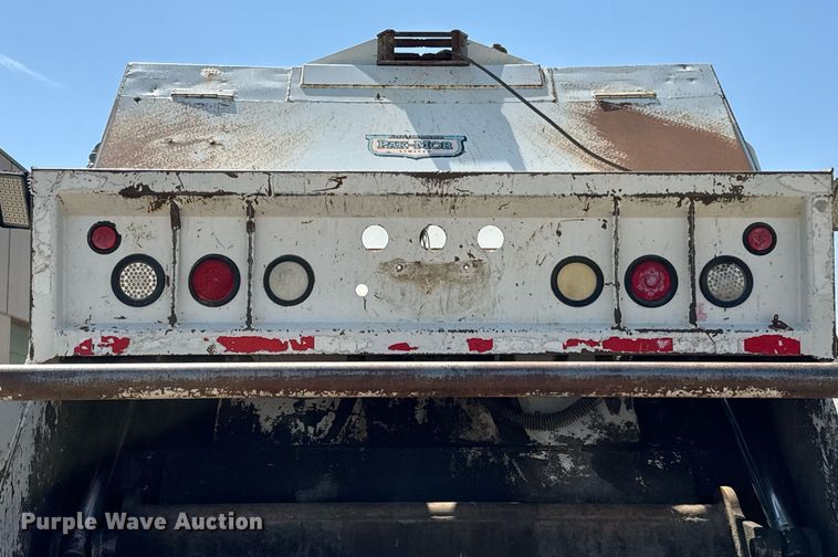 image for item EQ1295 2006 Freightliner Business Class M2 refuse truck