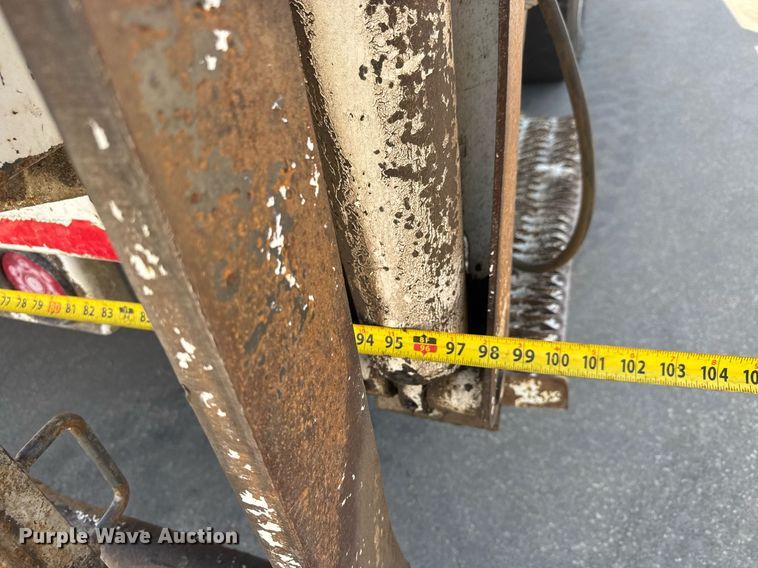 image for item EQ1295 2006 Freightliner Business Class M2 refuse truck