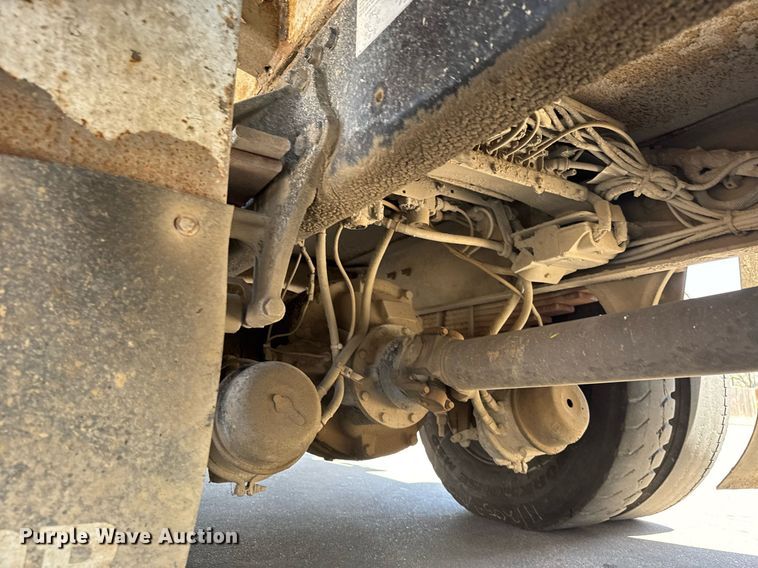 image for item EQ1295 2006 Freightliner Business Class M2 refuse truck