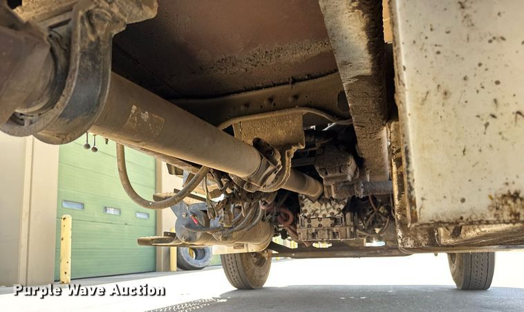 image for item EQ1295 2006 Freightliner Business Class M2 refuse truck