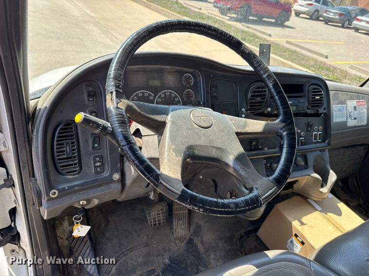 image for item EQ1295 2006 Freightliner Business Class M2 refuse truck