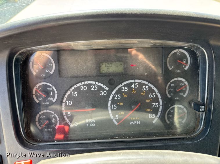 image for item EQ1295 2006 Freightliner Business Class M2 refuse truck