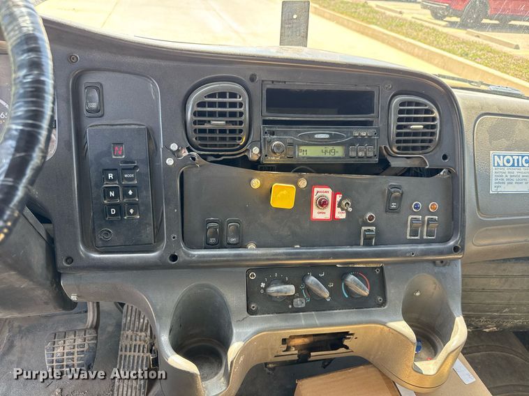 image for item EQ1295 2006 Freightliner Business Class M2 refuse truck