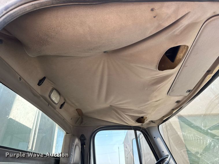 image for item EQ1295 2006 Freightliner Business Class M2 refuse truck