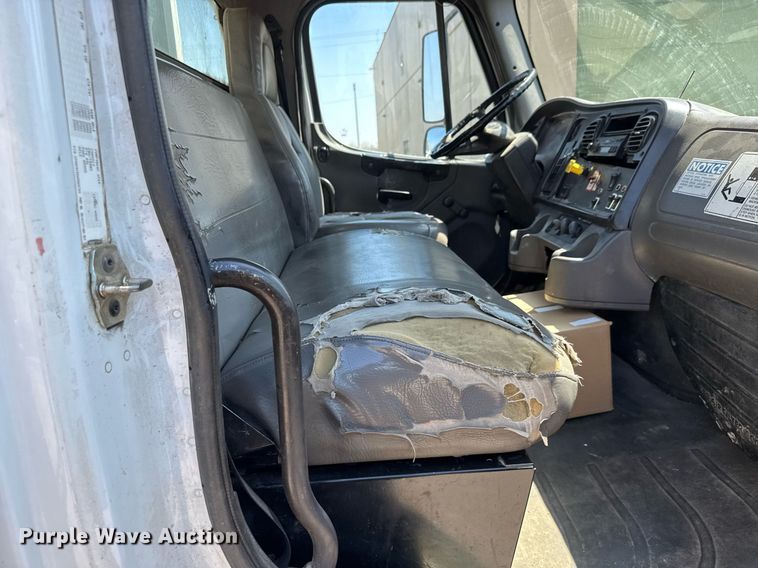 image for item EQ1295 2006 Freightliner Business Class M2 refuse truck