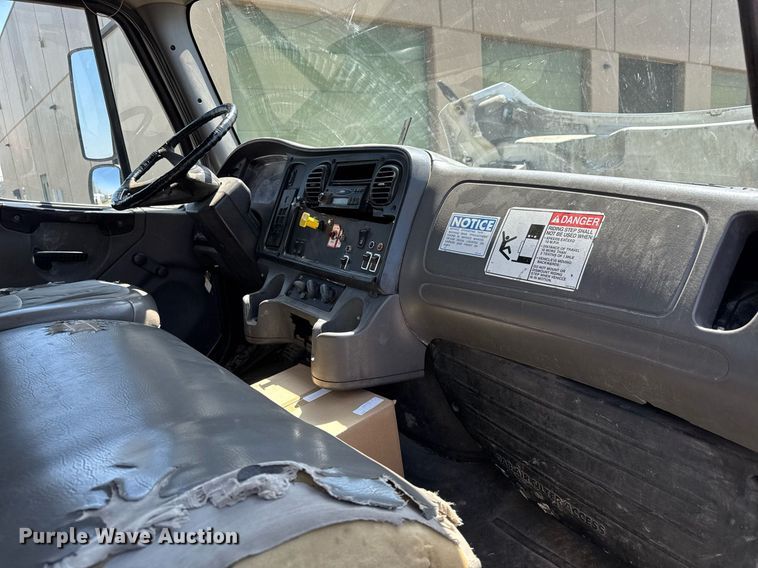 image for item EQ1295 2006 Freightliner Business Class M2 refuse truck