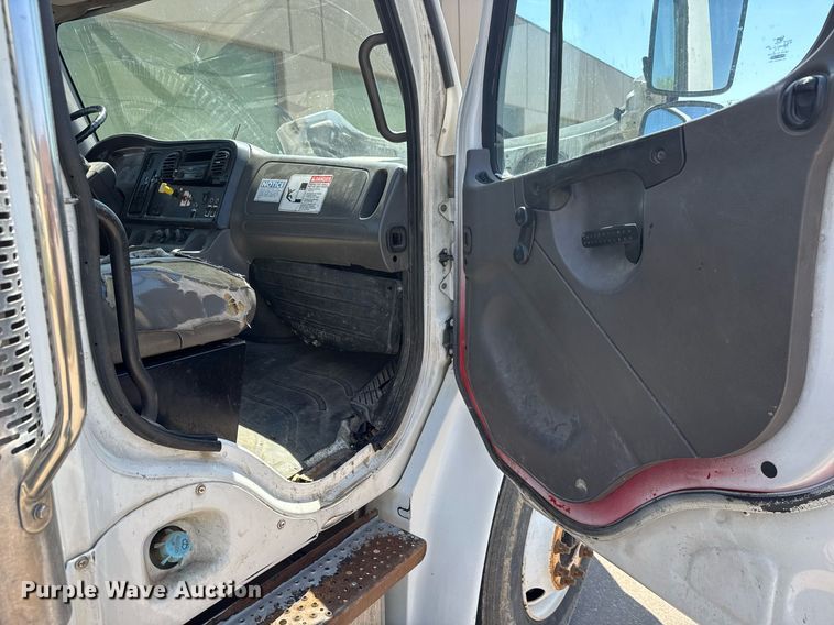 image for item EQ1295 2006 Freightliner Business Class M2 refuse truck