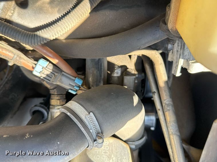 image for item EQ1295 2006 Freightliner Business Class M2 refuse truck